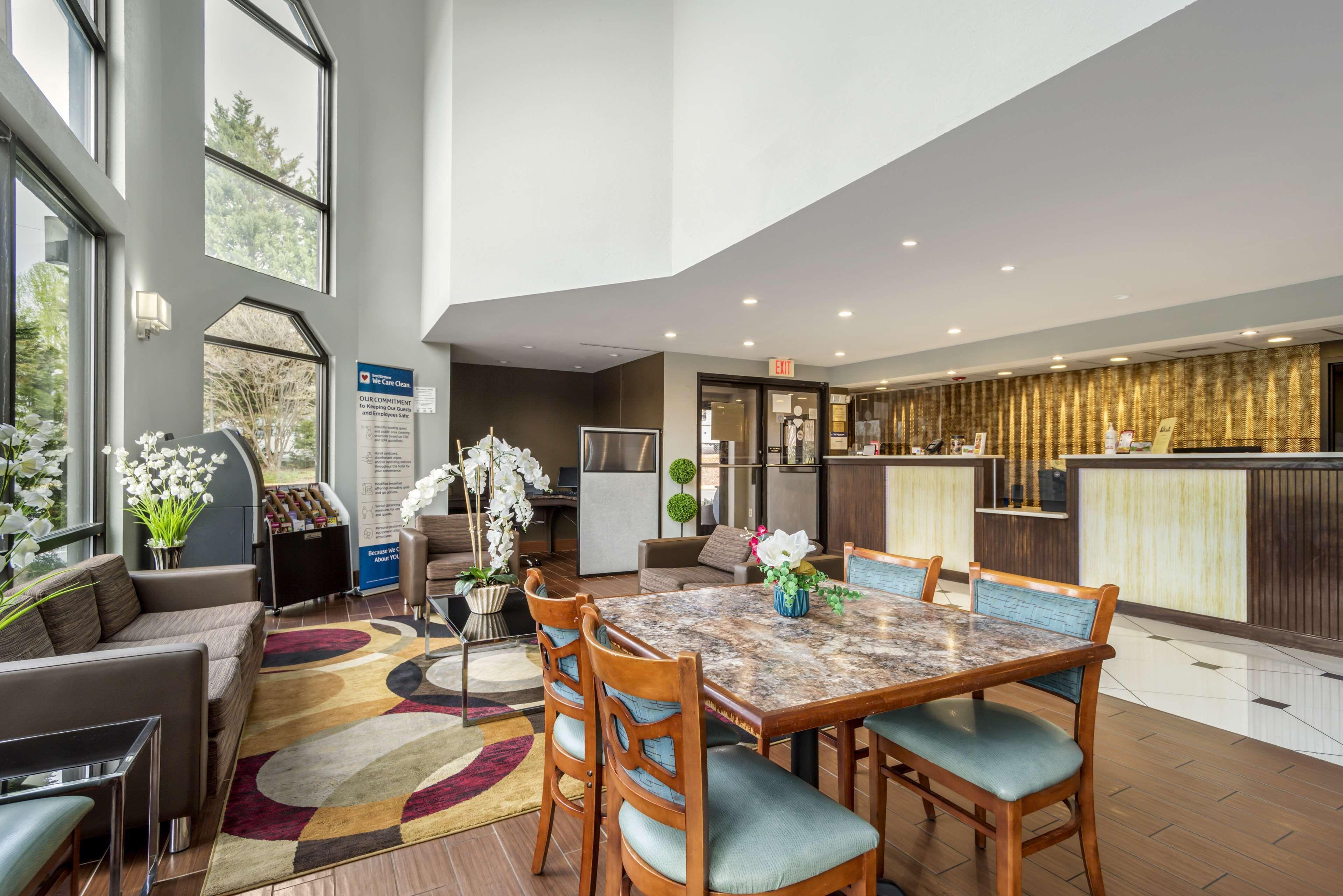 5 Business Hotels Near Family Beach Bingo for a Productive Stay