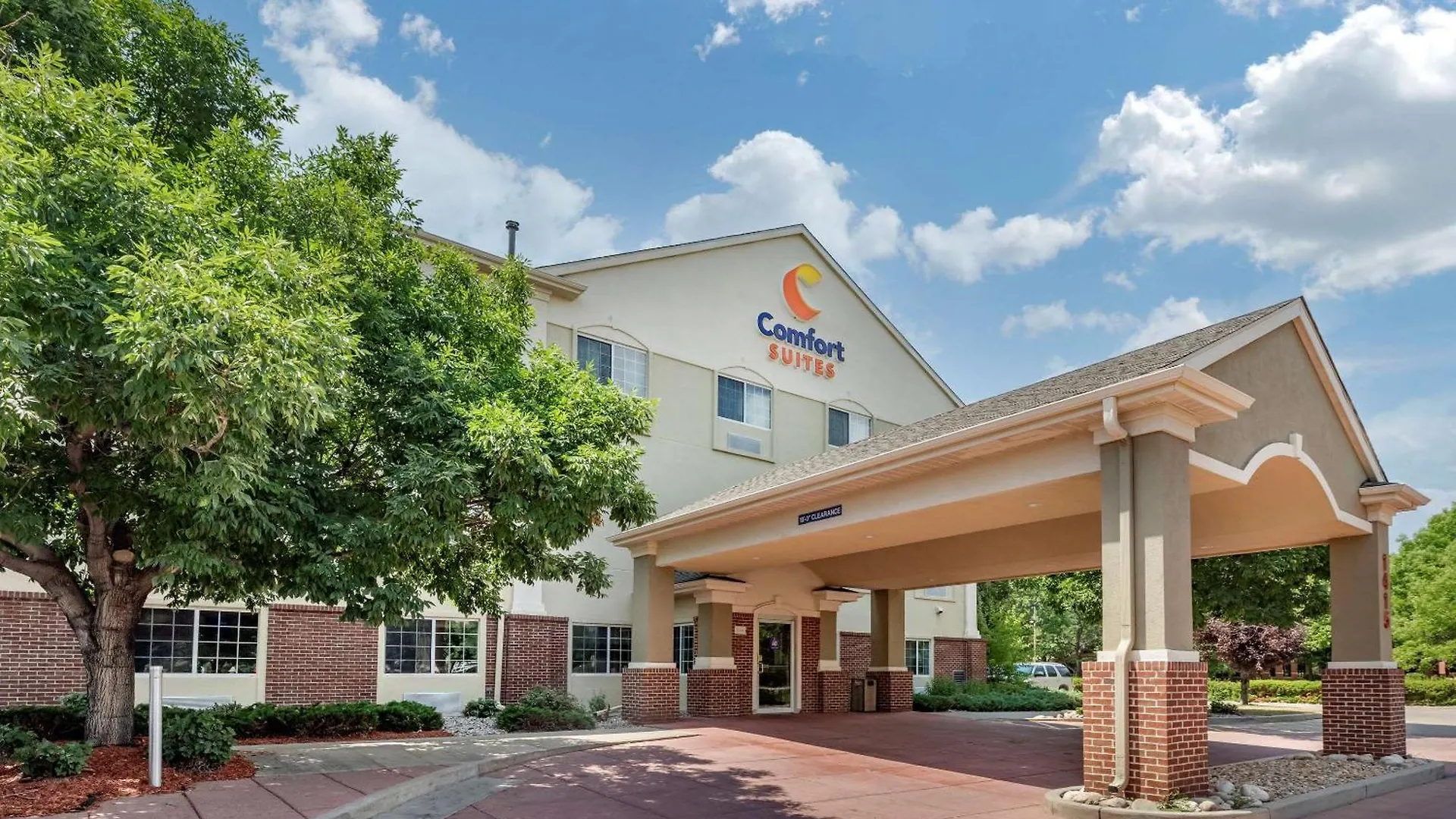 4 Business Hotels Near Alpine Family Fun Club Worth Booking