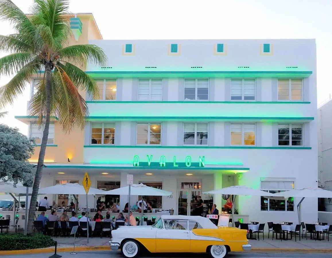 14 Design Hotels Near Legion Memorial Park Worth Booking