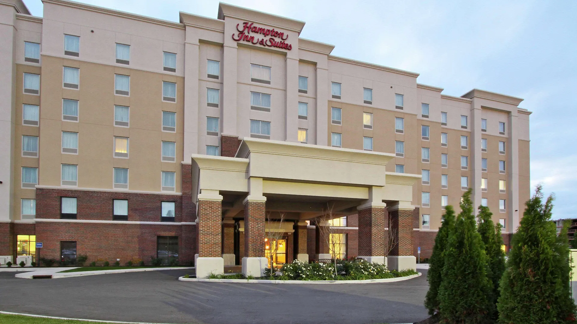 Staying Near Ohio Stadium: 7 Business Hotels Compared