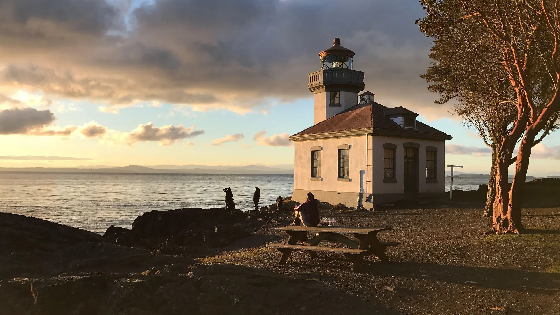 5 Smart Airport Hotels Near Friday Harbor Maritime Museum