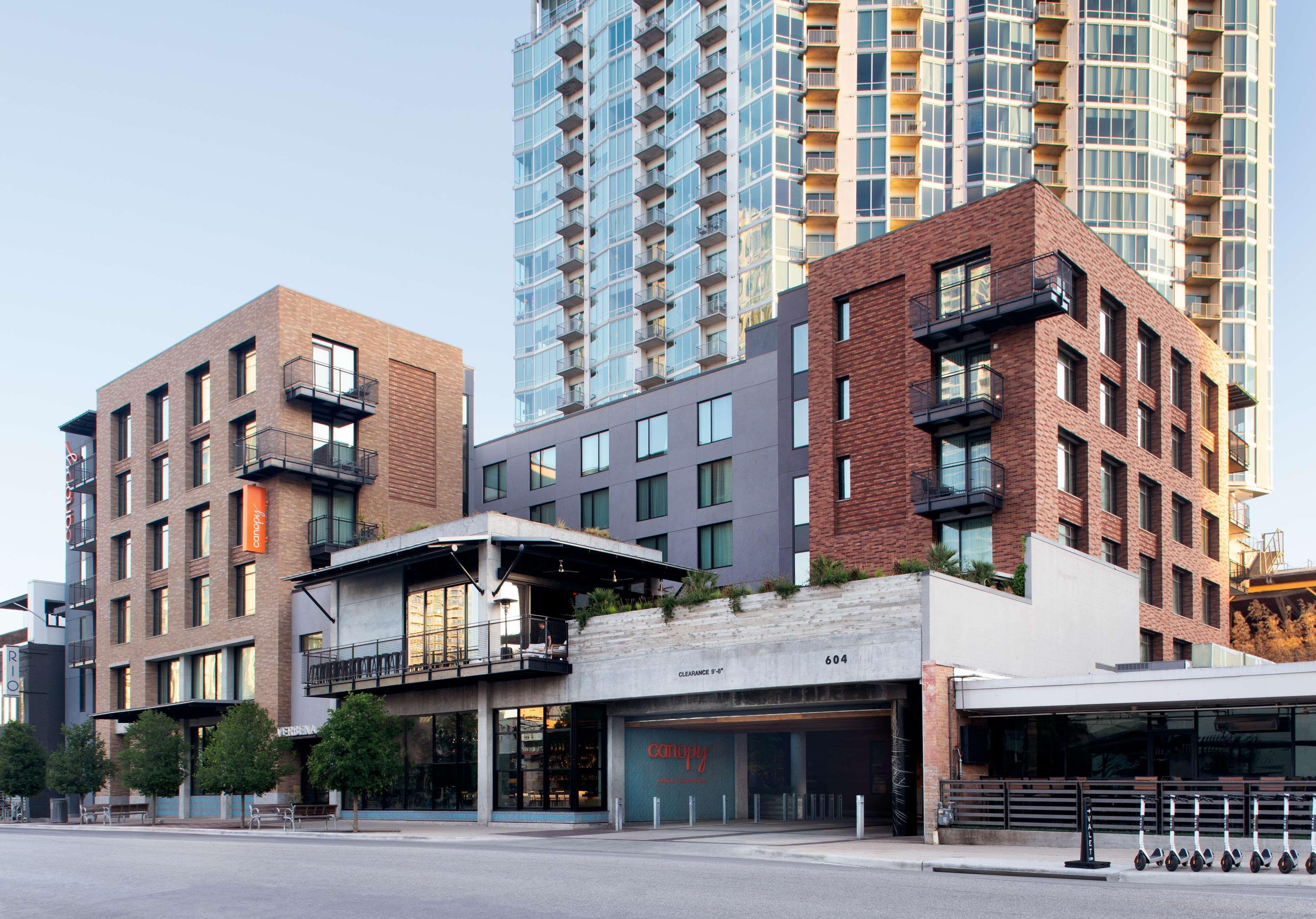 5 Four-Star Hotels in 6th Street Austin That Stand Out