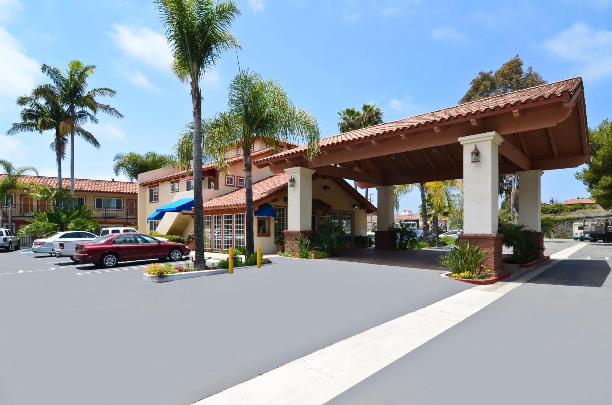 Staying Near Crown Valley Community Park: 8 Beach Hotels Compared