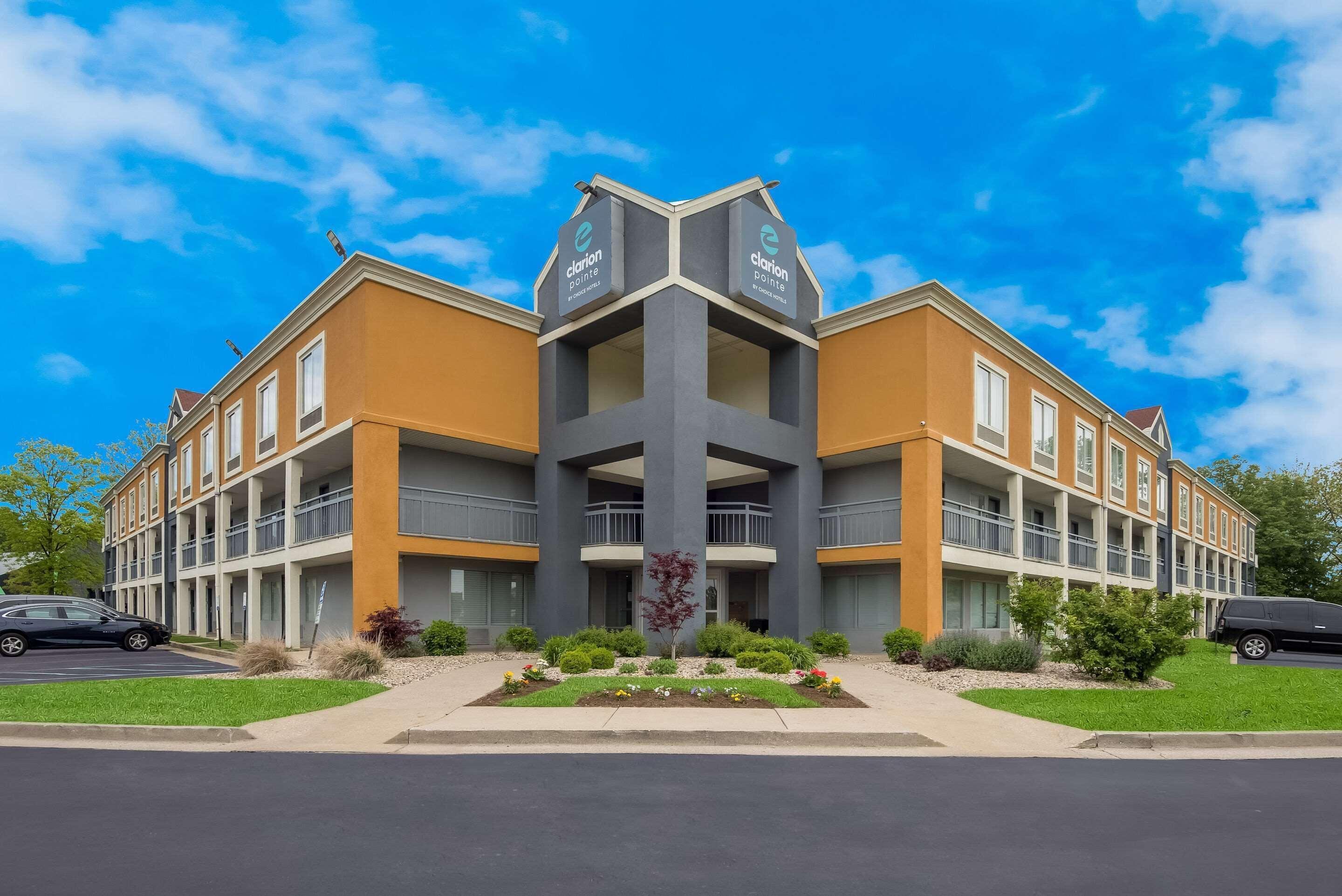 6 Business Hotels Near Marott Park That Deliver
