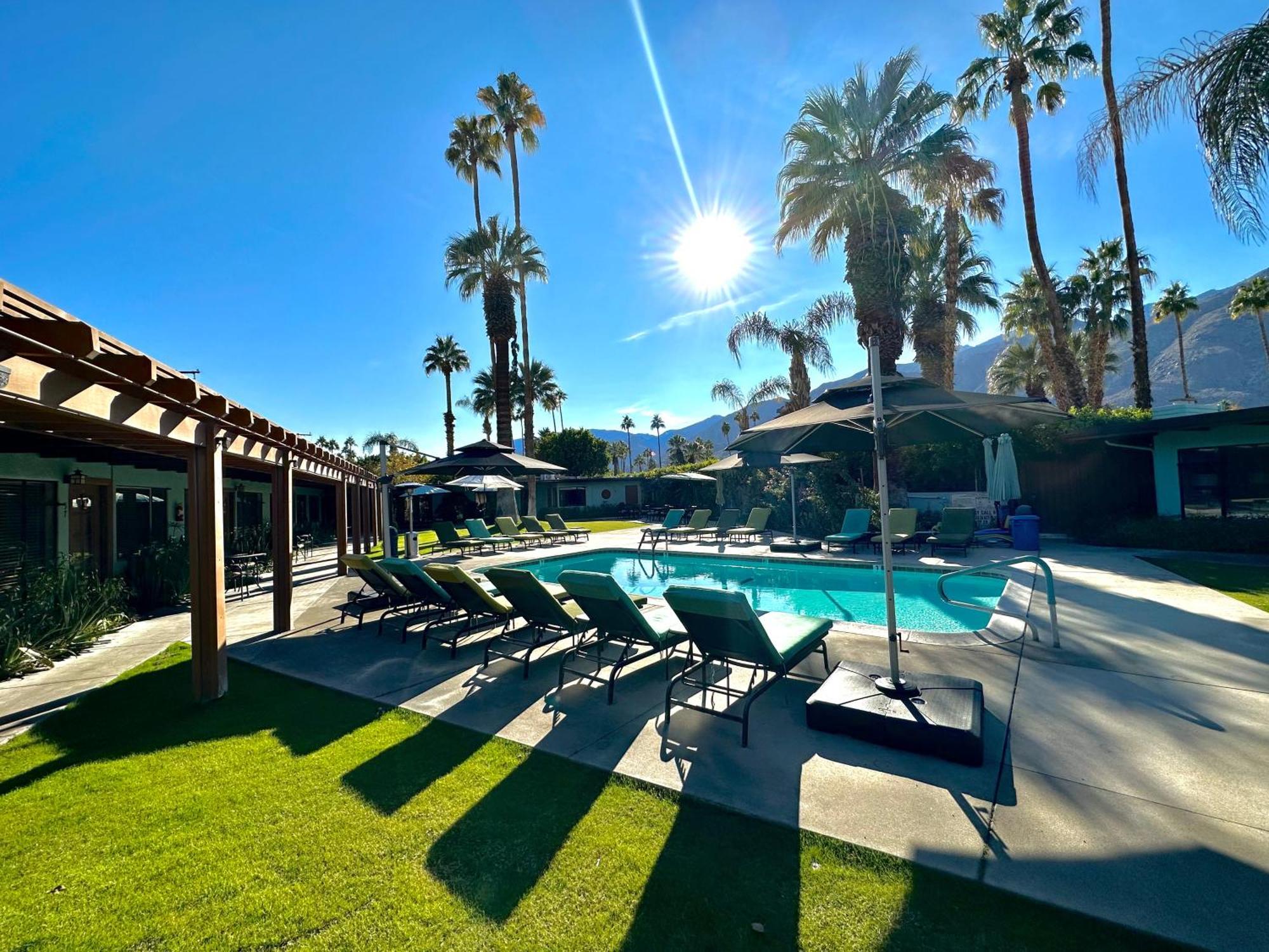 6 Four-Star Hotels in Palm Springs Uptown Worth Booking