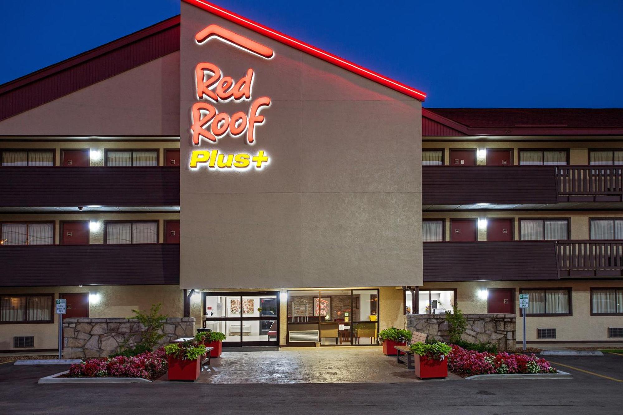 Staying Near Nashville Zoo: 11 Budget Hotels Compared